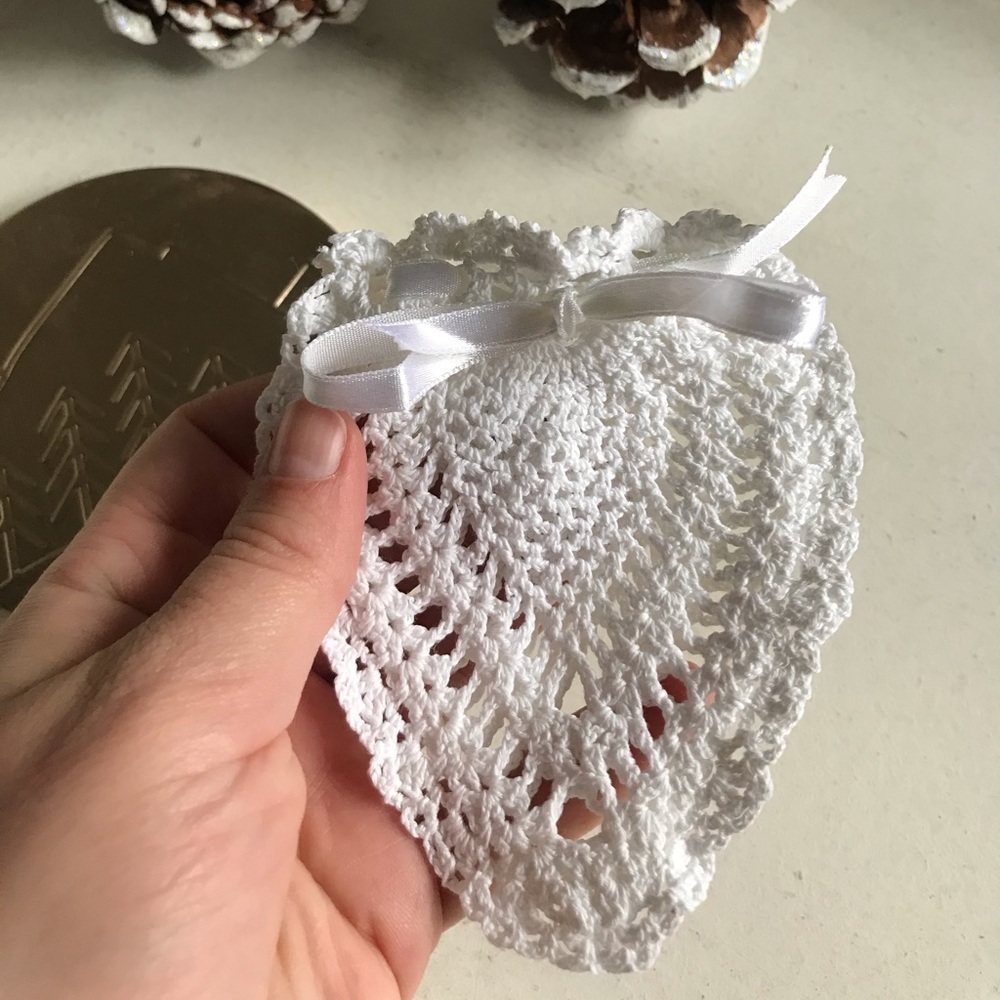 NWT Handmade Crochet Heart Pouch